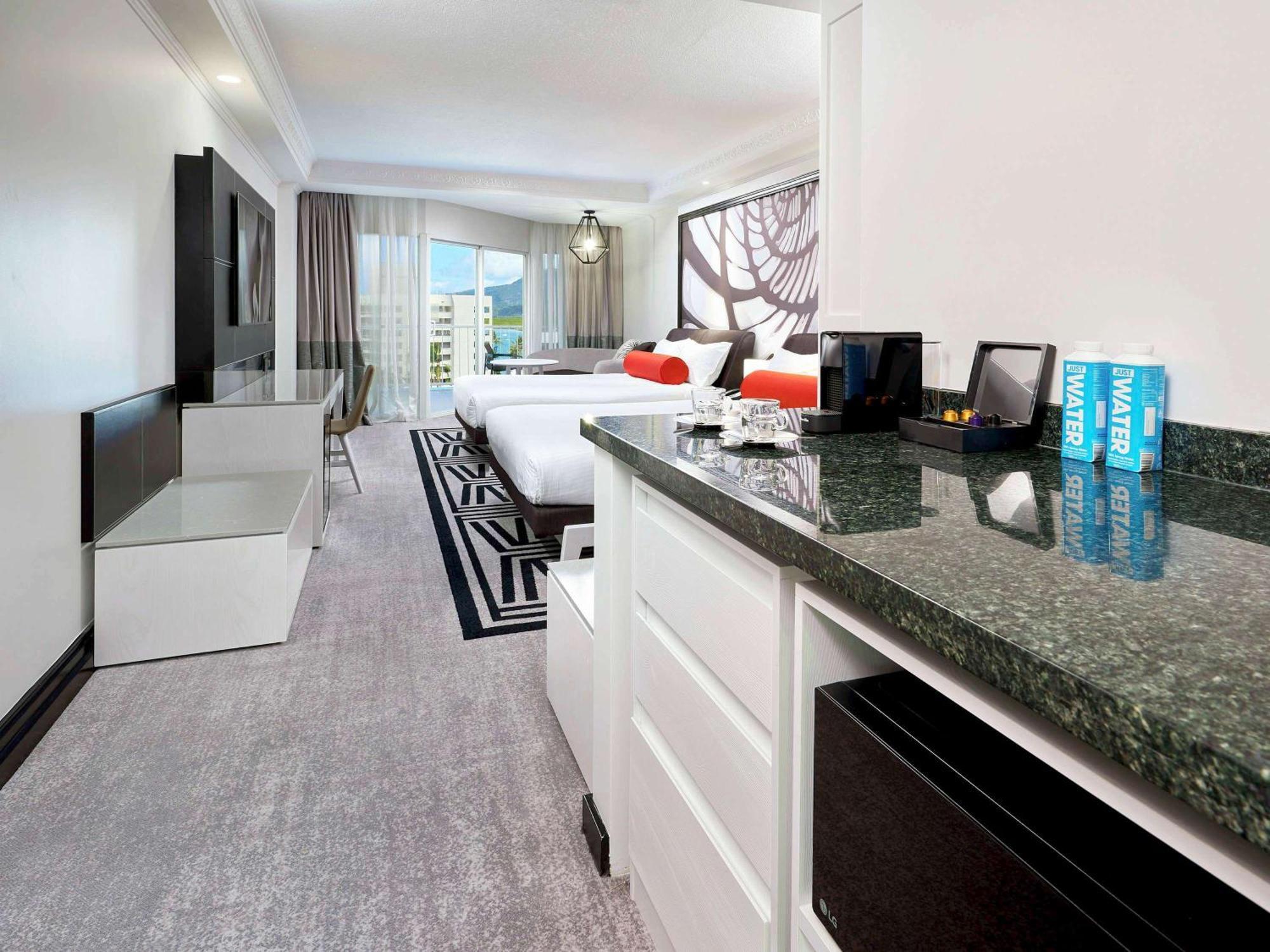 Hotel Pullman Cairns International Exterior foto